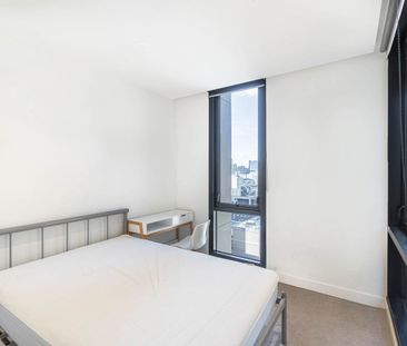 Stunning furnished home in the heart of CBD - Photo 4