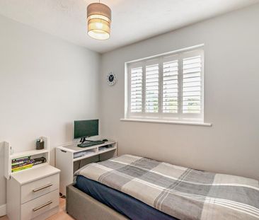 3 bedroom semi-detached house to rent - Photo 5