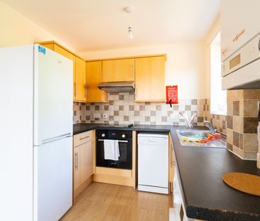 4 Bed Maisonette, Landguard Road, SO15 - Photo 6