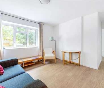 A modern and well-presented one double bedroom apartment in the hea... - Photo 1