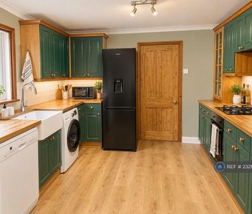 4 bedroom detached house to rent - Photo 4