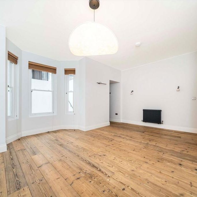 4 bedroom flat to rent - Photo 1