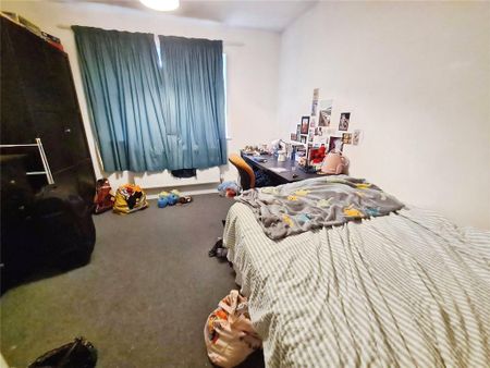 6 bedroom house to rent - Photo 2