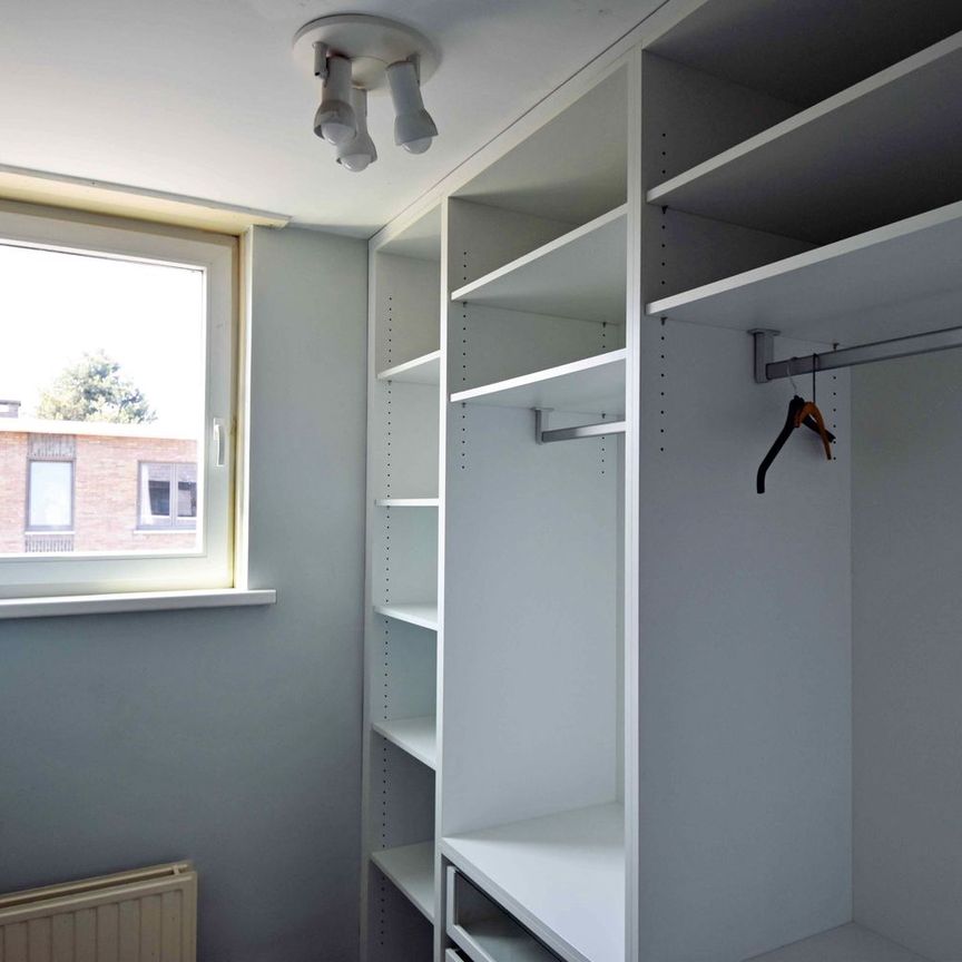Ruim appartement met tuin op wandelafstand van het centrum! - Photo 1