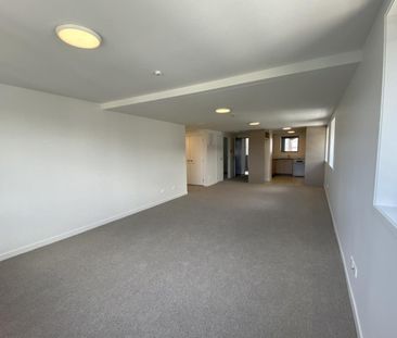 Modern two-bedroom apartment in St Lukes - Photo 1