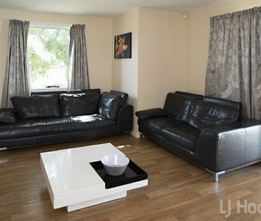 Modern 3 Bedroom Ensuite Townhouse with Garage - Photo 4