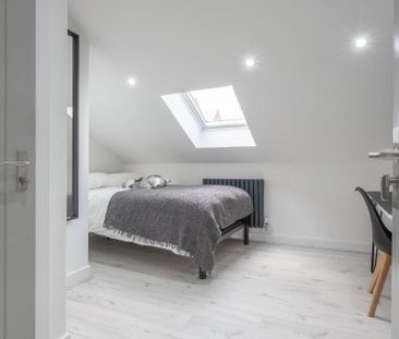 6 bedroom house to rent - Photo 2