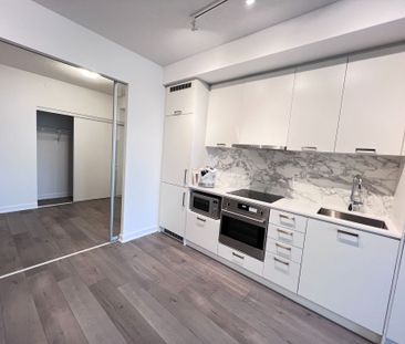 For Lease - 10 Honeycrisp Crescent Unit# 610, Vaughan, Ontario - Photo 4