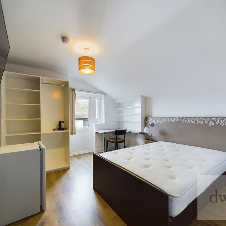 1 bedroom in a house share to rent - Photo 1