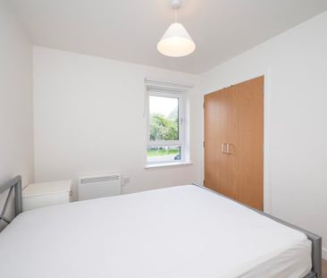 Well Presented, Two Bed, Furnished Apartment with Secure Parking cl... - Photo 6