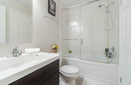 For Lease - 271 Woodley Crescent, Milton, Ontario - Photo 2