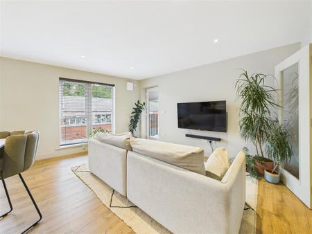 2 bedroom apartment to rent - Photo 3