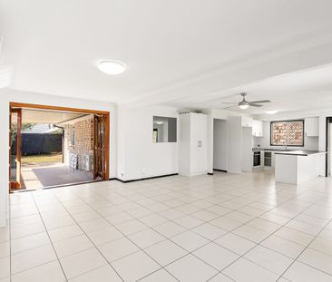 Three-Bedroom Home with Large Open-Plan Living - Photo 4