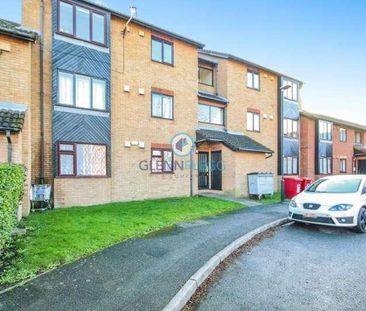 Bruce Close Cippenham, SL1 - Photo 2