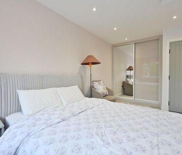 4 bedroom detached house to rent - Photo 3
