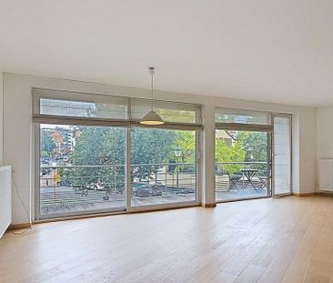 Appartement te huur in Ukkel voor € 1.150 met 1 slaapkamer - Foto 2