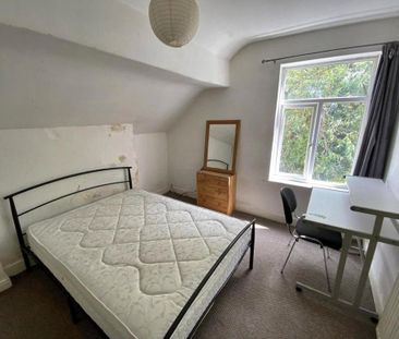 5 bedroom semi-detached house to rent - Photo 4