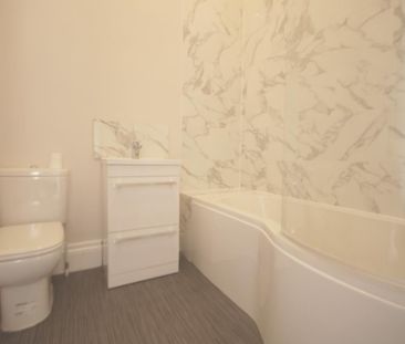 A 2 Bedroom Flat in Western Road GL50 3RJ - Photo 5