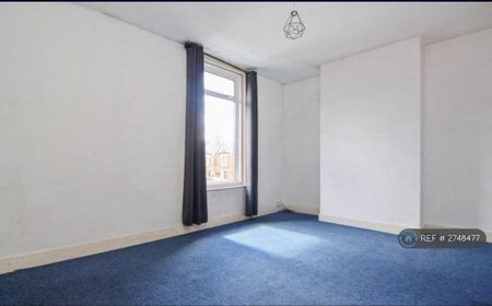 4 bedroom terraced house to rent - Photo 3