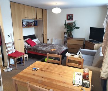 Studio Flat, Winchester Road, SO16 - Photo 2