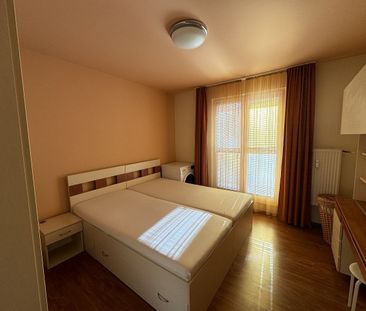 Pronájem bytu 2+1 56 m² - Photo 1