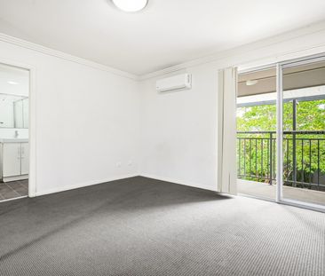 Good Size Townhouse With Fresh Updates Throughout! - Photo 5