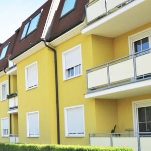 Dachgeschosswohnung mit Balkon - Photo 2