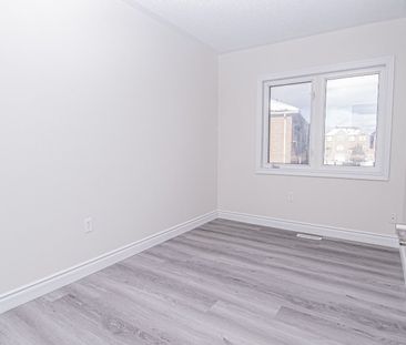 For Lease - 5685 Retreat Street, Mississauga, Ontario - Photo 3