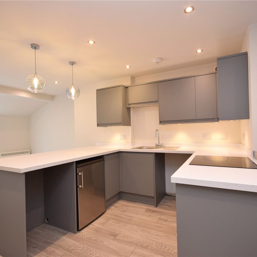 6A, Town Street, Yeadon, Leeds, LS19 7EQ - Photo 1