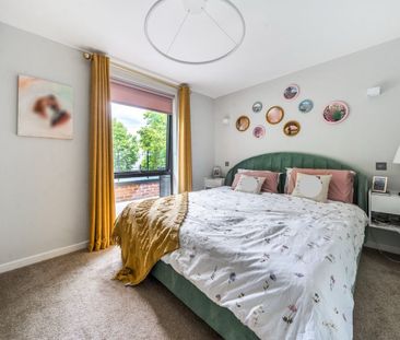 2 Bed Penthouse, Barrowgate Road, W4 - Photo 4