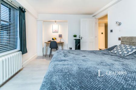 2 bedroom house to rent High Street, Brasted, Westerham, Kent, TN16 - Photo 2