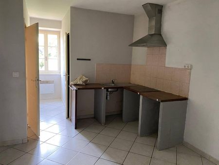 Location appartement 3 pièces 78 m² à Les Vans (07140) 4 - Photo 3