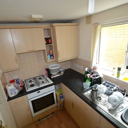 2 bed flat to rent in The Fairways, Golden Mile View, NP20 - Photo 3