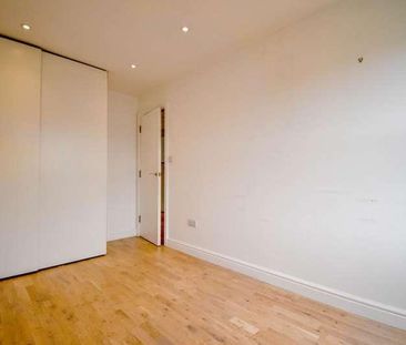 Flaxman Road, London, SE5 - Photo 2