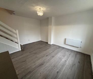 2 bedroom semi-detached house to rent - Photo 1
