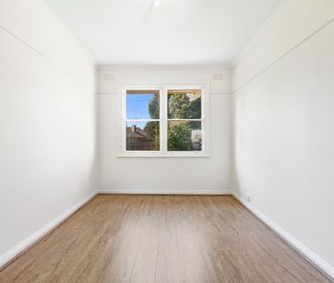 Acharming family home that offers comfort and convenience in a peac... - Photo 5