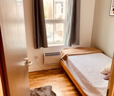 Vicarage Road 92VICR - Room 6 - Photo 6