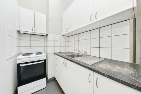 3 Bedroom Split Level House - Photo 4