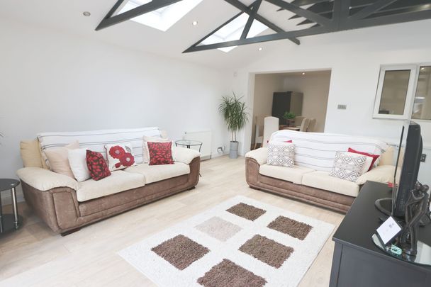 4 Bedroom Home – Medium Let - Photo 1