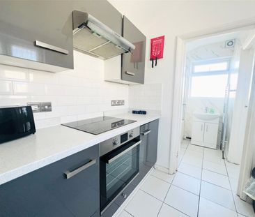 2 bedroom maisonette to rent Selhurst Road, London, SE25 - Photo 3