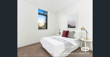 Sunny 3 Bedroom w Study & Big Balcony - Photo 2