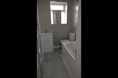 3 Bed Flat, High Road, N12 - Photo 3