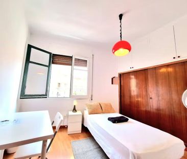 Rambla de Badal, Barcelona, Catalonia 08028 - Photo 2