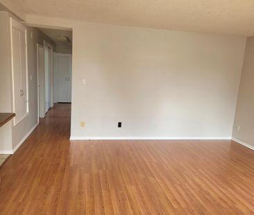 House in NW - Photo 4