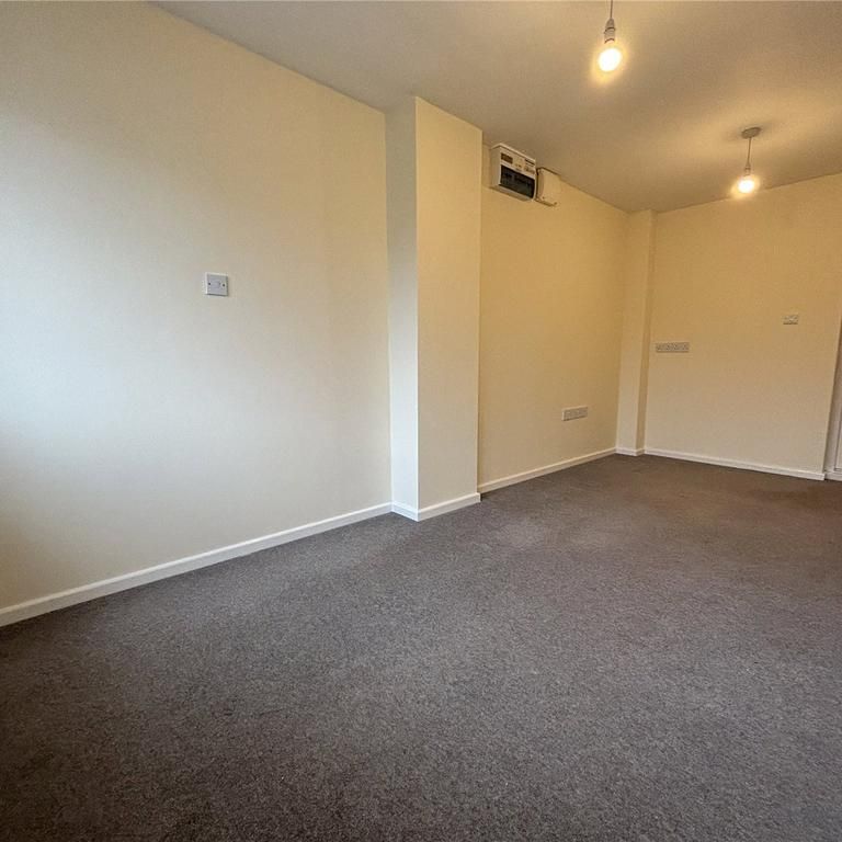 4 bedroom detached house to rent - Photo 1