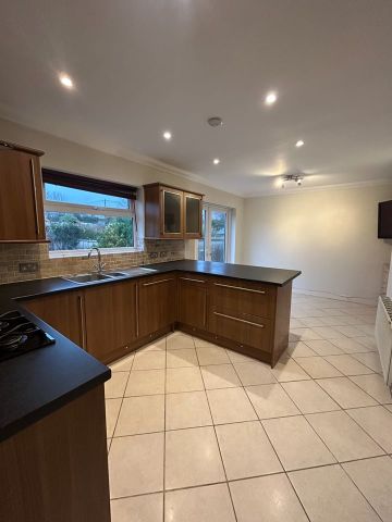 3 Bed Semi-Detached House, Bindon Drive, BS10 - Photo 2