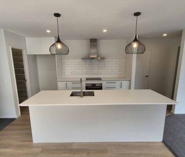 Brand New Living in Earlsbrook, Lincoln - Photo 3