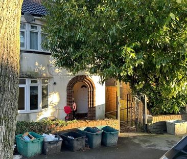 Room in a Shared House, Staple Hill Road, BS16 - Photo 2