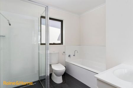 Spacious Villa, Central Location! - Photo 5