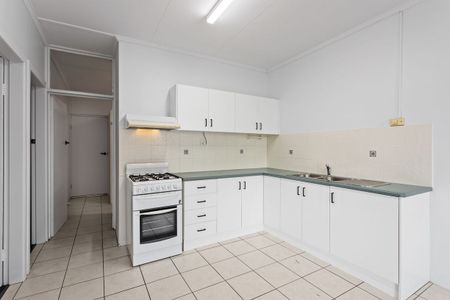 4/122A Russell Street, Toowoomba City, QLD 4350 - Photo 5